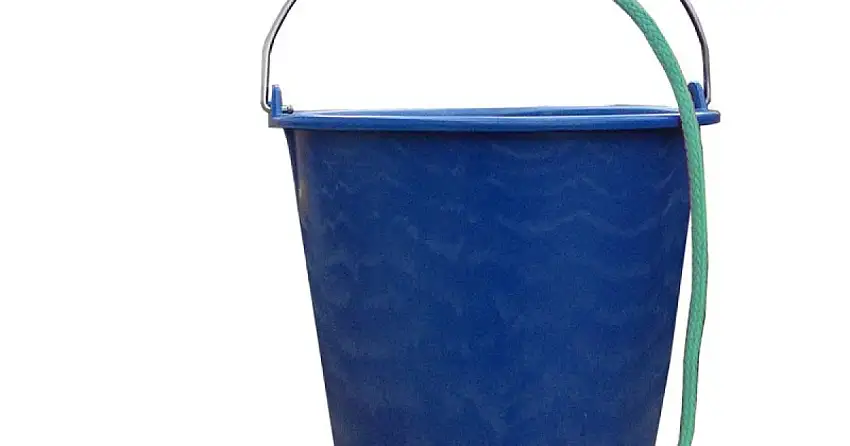 SECCHIO IN PLASTICA